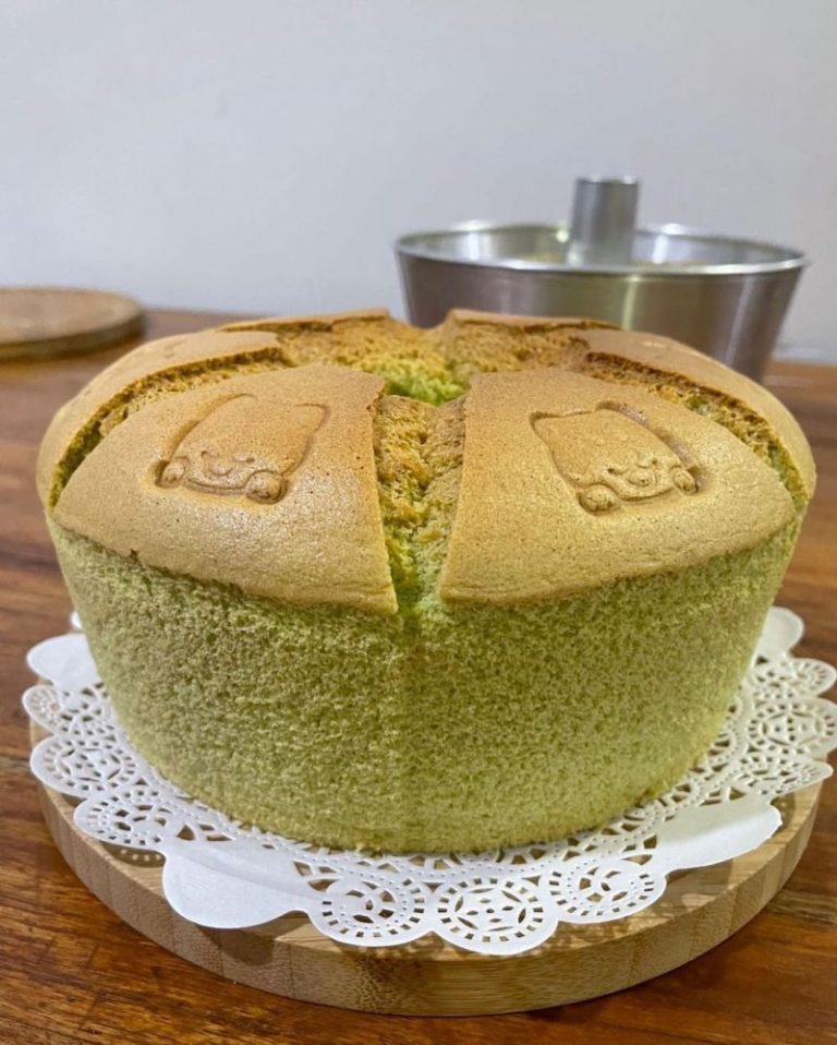 Buktikan Lembut Kempusnya Pandan Chiffon Cake Ngga Mau Pindah Ke Lain