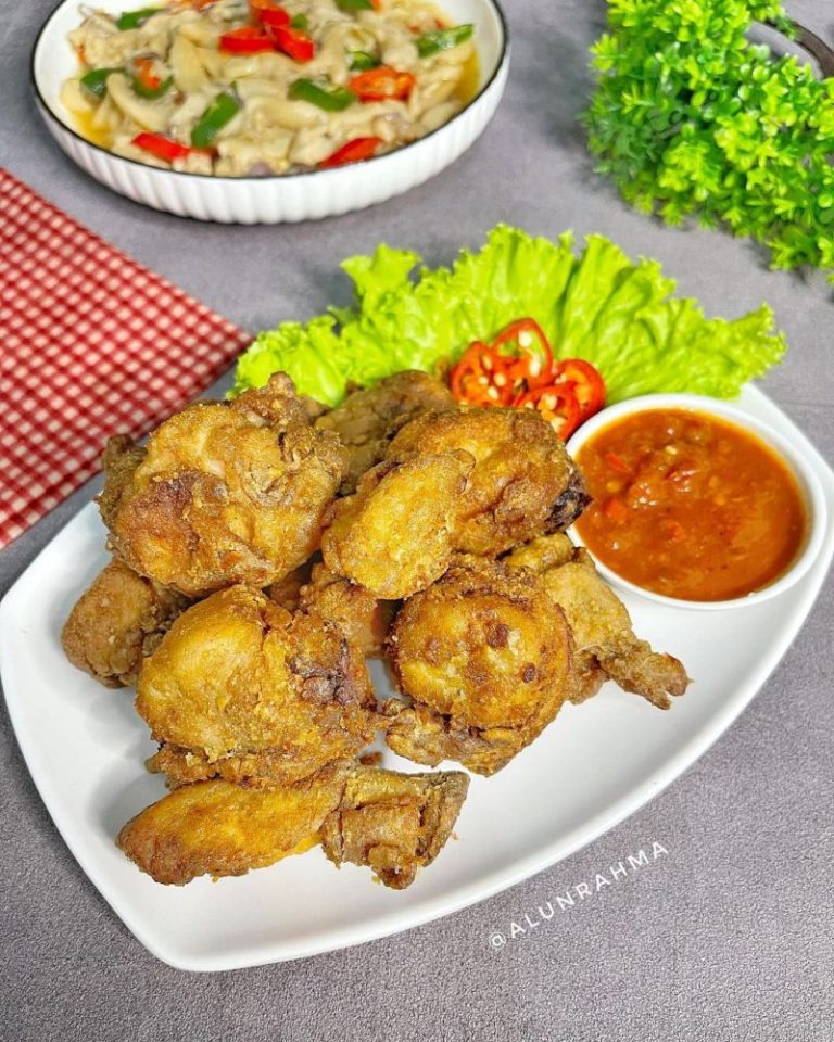 Ide Set Menu Awal Pekan Ayam Goreng Terasi Plus Tumis Jamur Tiram